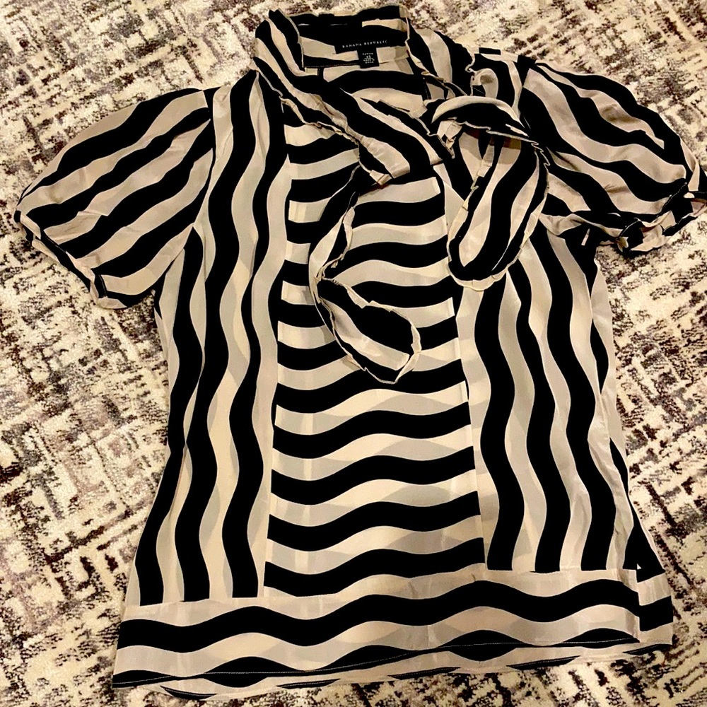 Short sleeve blouse
